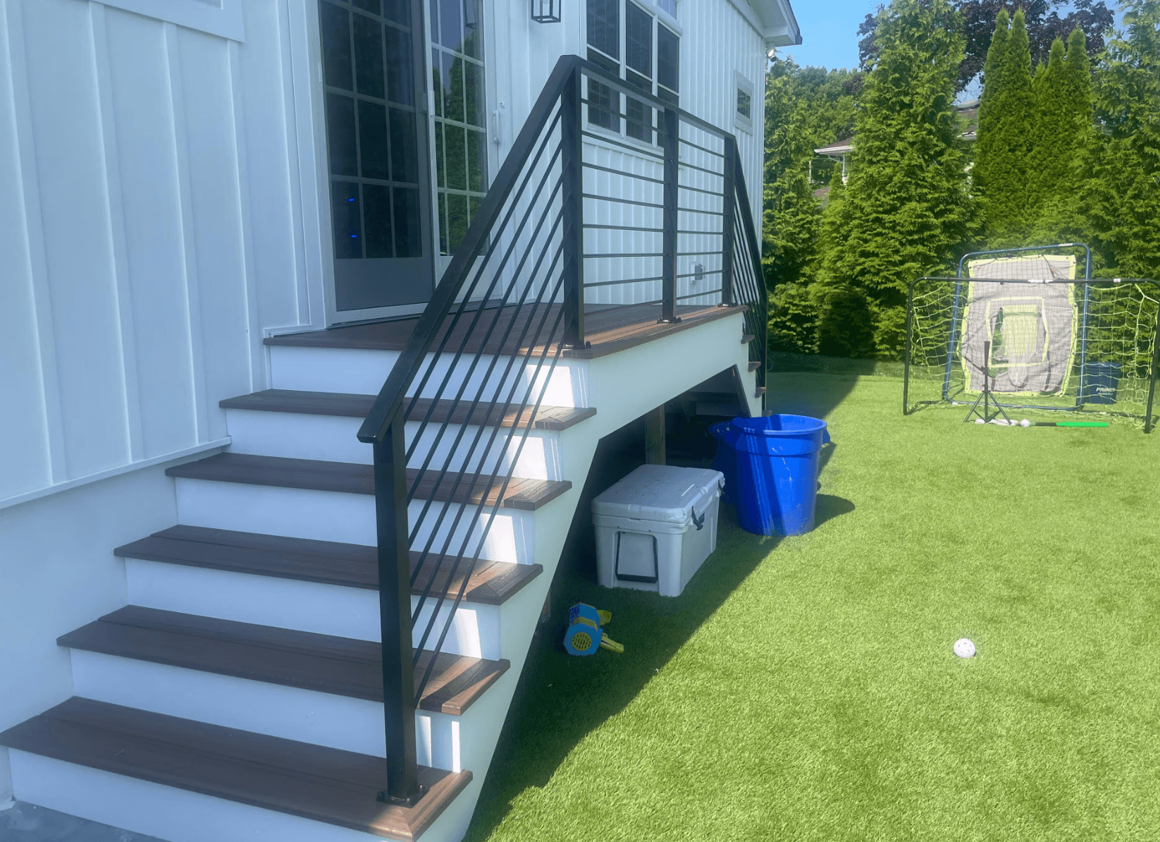 Custom Horizontal Aluminum Deck Railing in Carlstadt NJ image